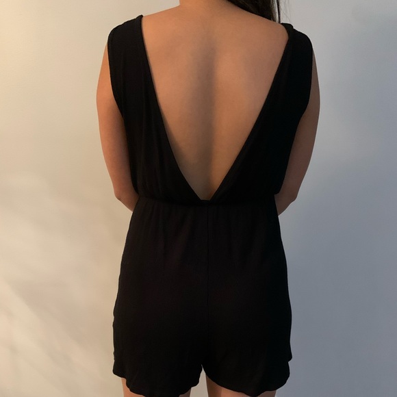 Black V middle romper - Picture 2 of 2